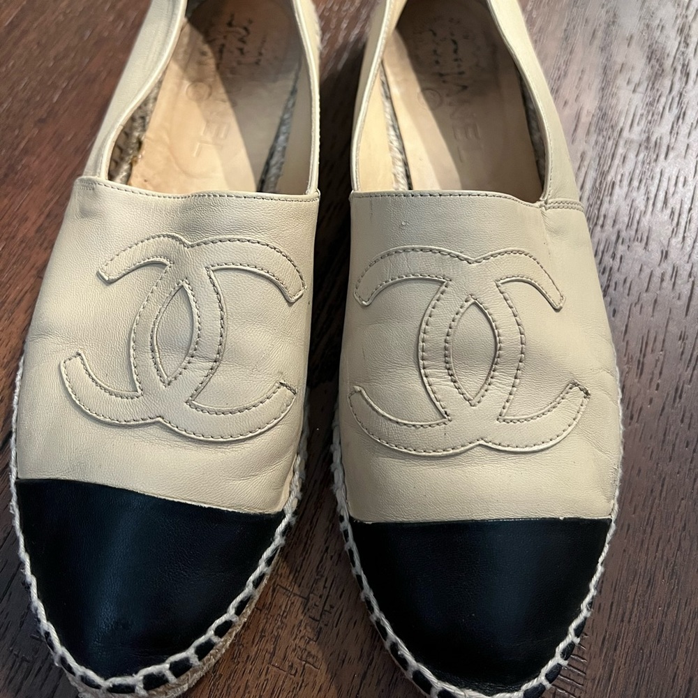Chanel espadrilles size 40 mint classic